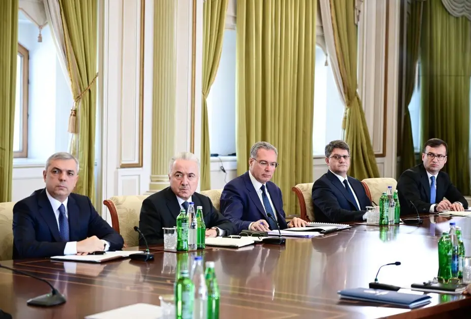 İlham Əliyev müşavirə keçirdi - Foto - YENİLƏNDİ