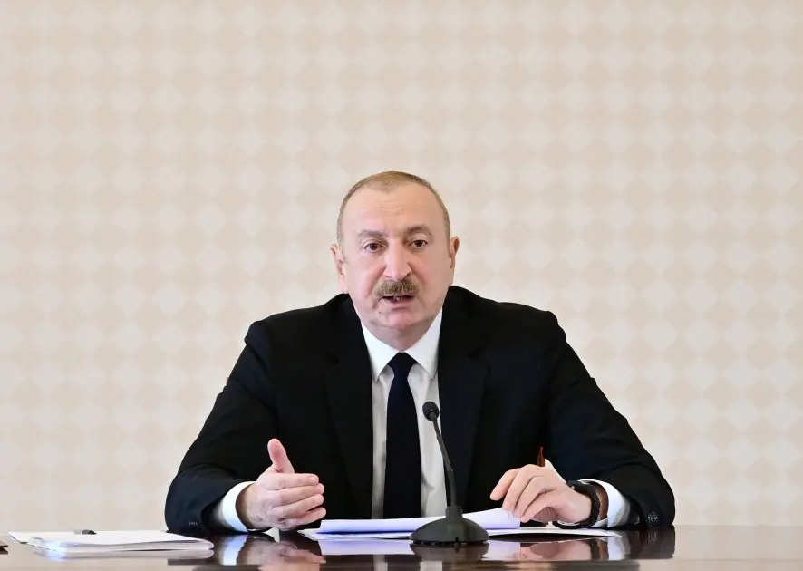 İlham Əliyev müşavirə keçirdi - Foto - YENİLƏNDİ