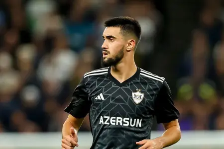 Toral Bayramov "Bursaspor"a keçdi