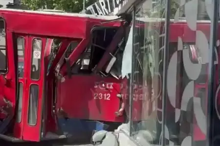 Serbiyada tramvay binaya çırpıldı – VİDEO