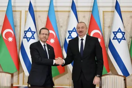İsxak Hersoq İlham Əliyevi təbrik etdi 