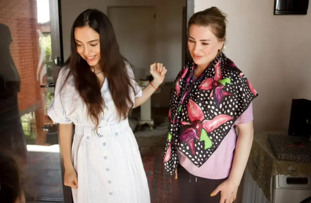 Leyla Əliyeva və Arzu Əliyeva Lənkəranda yerli sənətkarın yaradıcılığı ilə tanış oldular