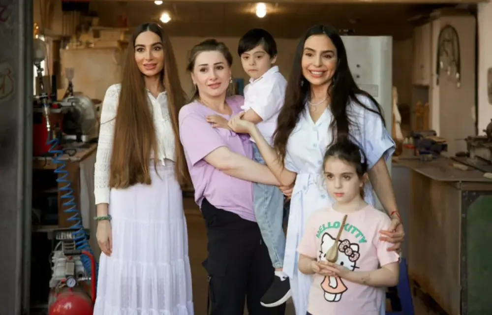 Leyla Əliyeva və Arzu Əliyeva Lənkəranda yerli sənətkarın yaradıcılığı ilə tanış oldular