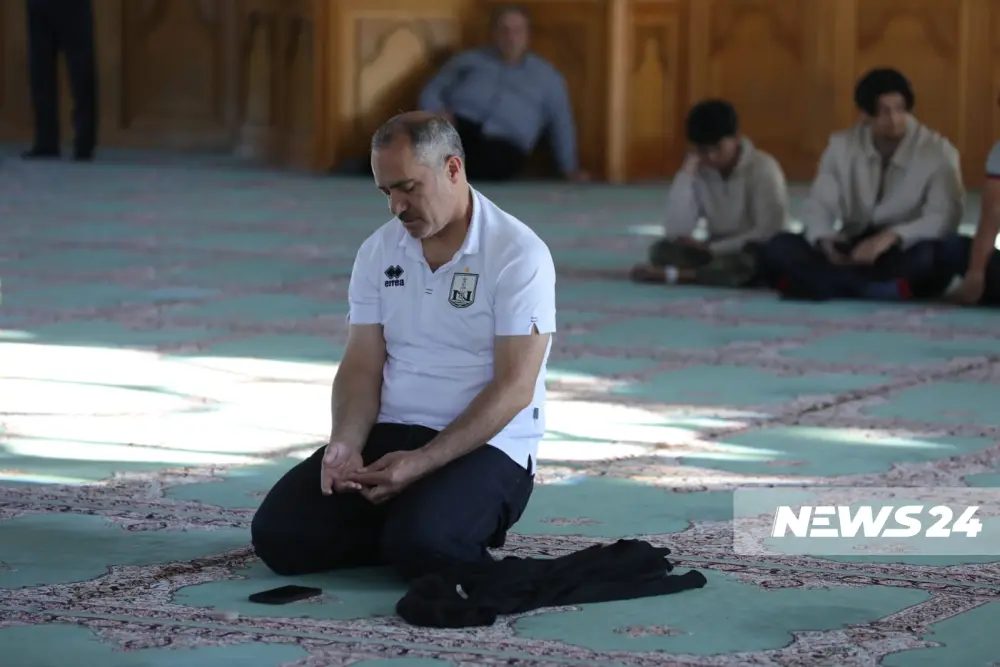 Məscidlərdə bayram namazı qılındı - Yeniləndi-Foto 