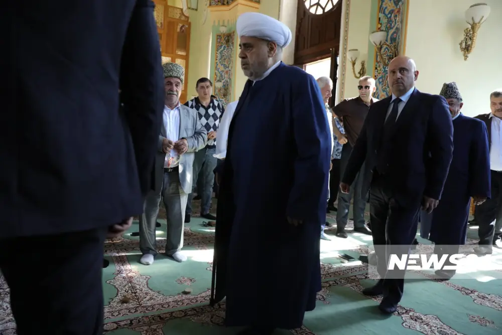 Məscidlərdə bayram namazı qılındı - Yeniləndi-Foto /Video