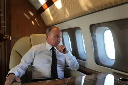 Putin ölkəyə daxil olarkən qırıcılarla müşayiət olundu – VİDEO