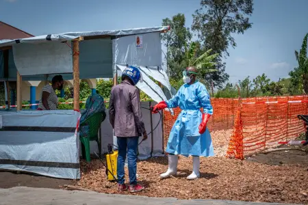 Hindistanda 4 nəfər Ebola şübhəsi ilə xəstəxanaya yerləşdirildi
