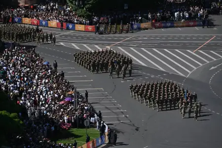 İrəvanda hərbi parad keçirilir