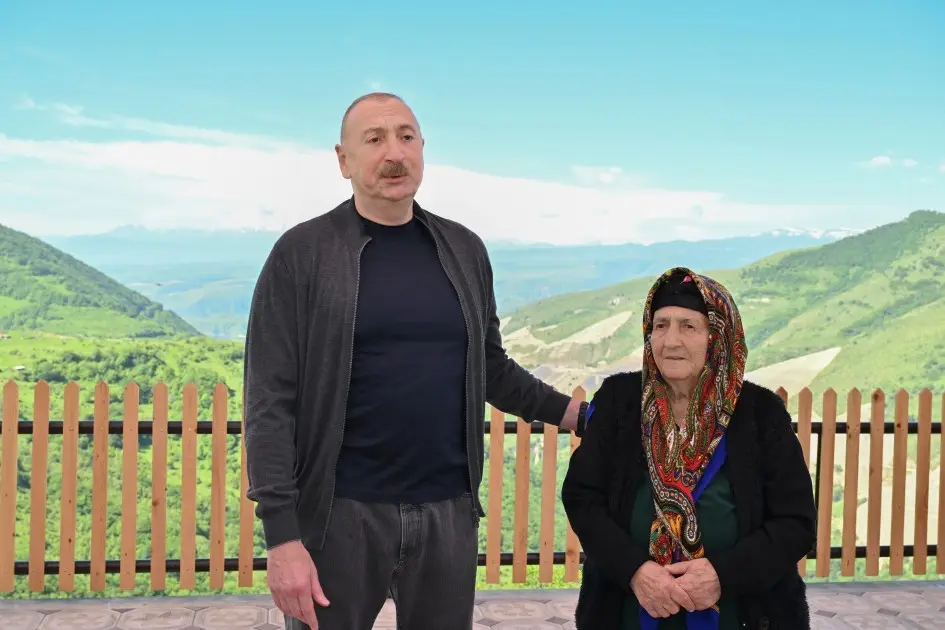 Prezident Böyük Qaladərəsində sakinlərlə görüşdü - Fotolar