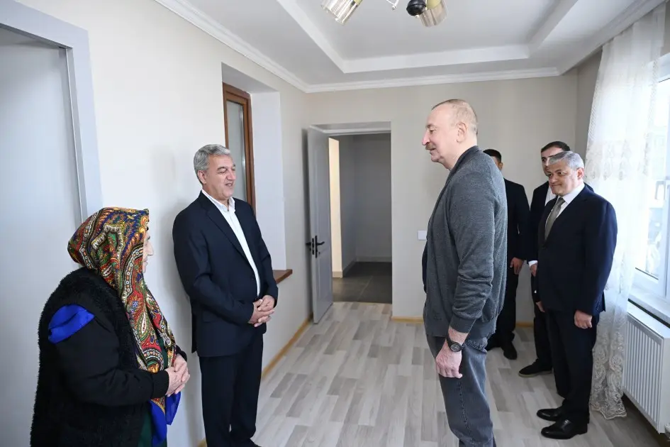 Prezident Böyük Qaladərəsində sakinlərlə görüşdü - Fotolar