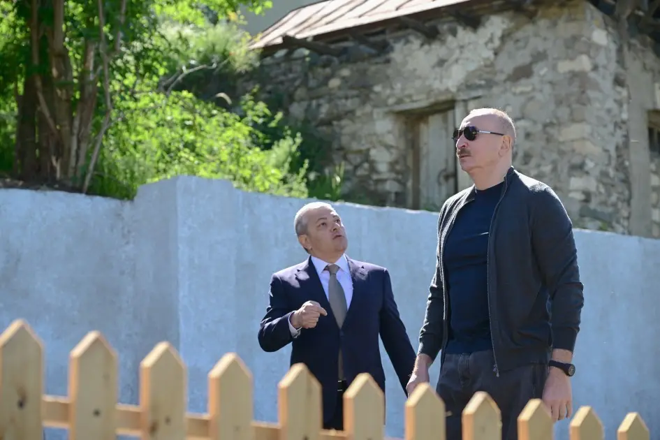 Prezident Böyük Qaladərəsində sakinlərlə görüşdü - Fotolar