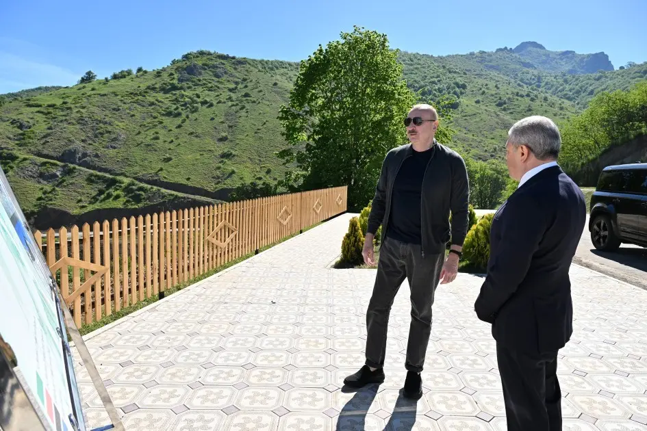 Prezident Böyük Qaladərəsində sakinlərlə görüşdü - Fotolar