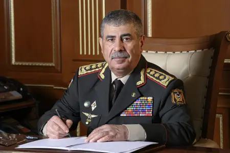 Zakir Həsənov ordunun şəxsi heyətini təbrik etdi