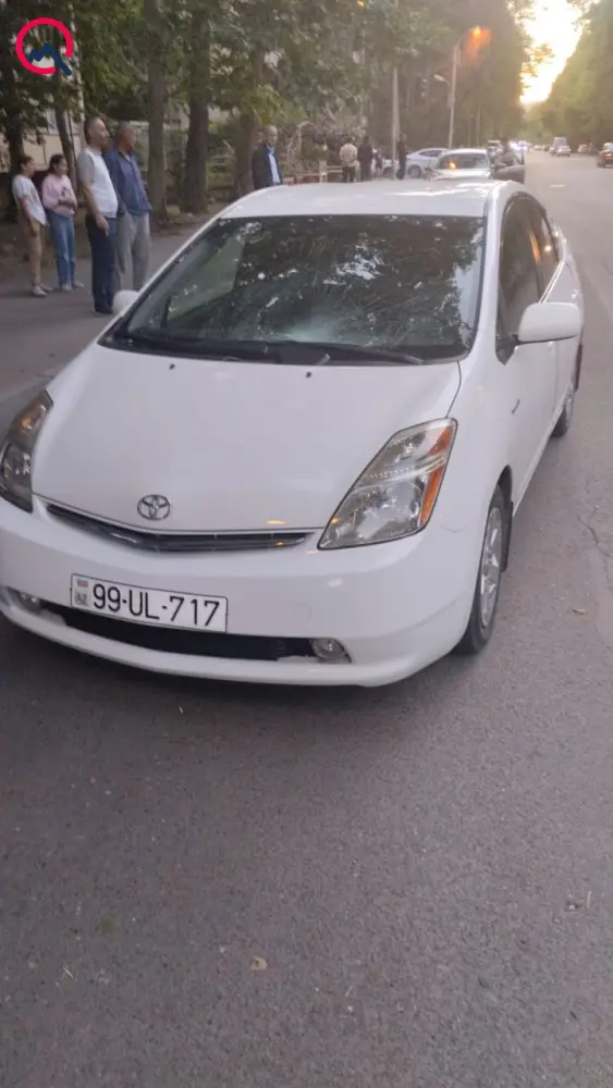 Mingəçevirdə “Toyota Prius” 15 yaşlı qızı vurdu - Foto