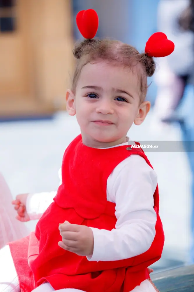 Hər uşaq bir çiçəkdir, gülümsəyir günəşə... - FOTOLAR