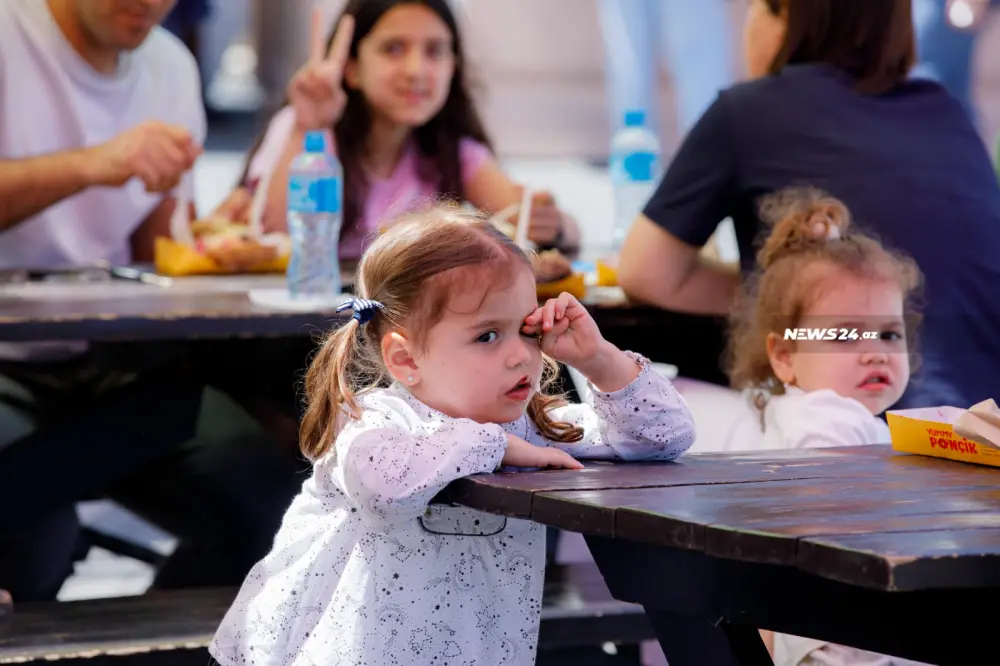 Hər uşaq bir çiçəkdir, gülümsəyir günəşə... - FOTOLAR