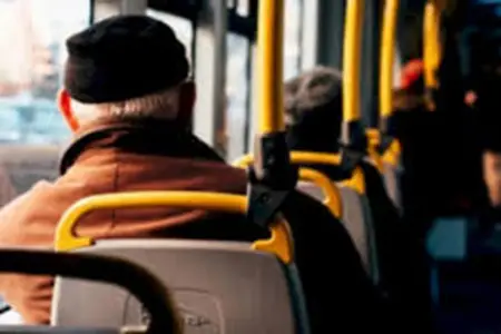 75 yaşlı kişi avtobusda öldü