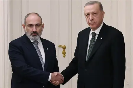 Ərdoğan və Paşinyan regional məsələləri müzakirə etdi