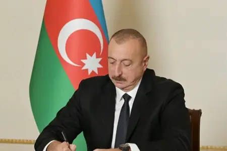 Prezident Xarici Kəşfiyyat Xidməti ilə bağlı fərman imzaladı