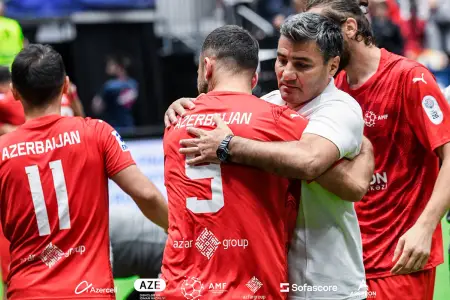 “Bizim millimiz müdafiə futbolu oynamır”