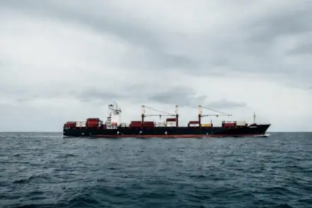 Azərbaycanlıların olduğu gəmilər vuruldu: Ölənlər var