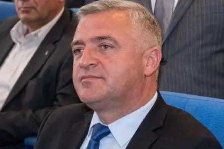 Qalmaqallı məmura cinayət işi açıldı