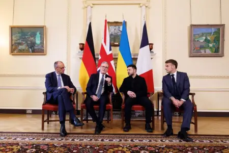 Zelenski Böyük Britaniyaya səfər etdi