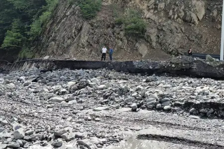 Sel Laza yolunu bu hala saldı – FOTOLAR