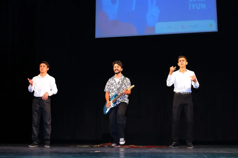  Eşitmə məhdudiyyətli şəxslərin II mədəniyyət festivalı keçirildi