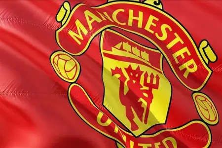 “Mançester Yunayted” üç futbolçu ilə yollarını ayırdı