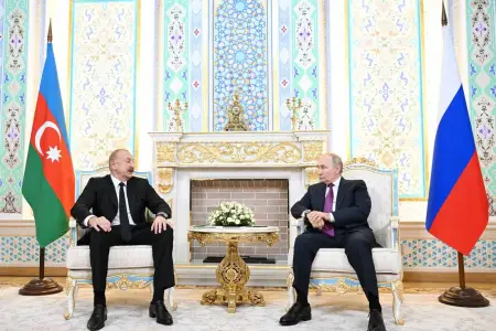 İlham Əliyev Vladimir Putini təbrik etdi