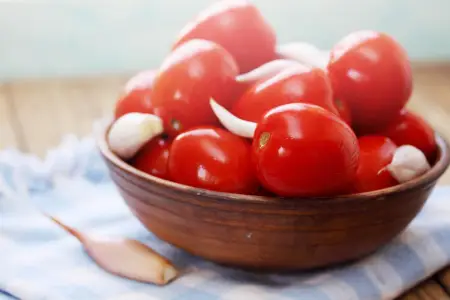 Hər gün pomidor yesəniz, bədəninizdə nə baş verər?