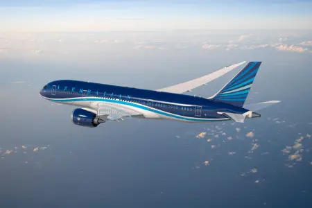 Naxçıvana uçan təyyarə ildırımlı hava səbəbindən Bakıya geri qayıtdı
