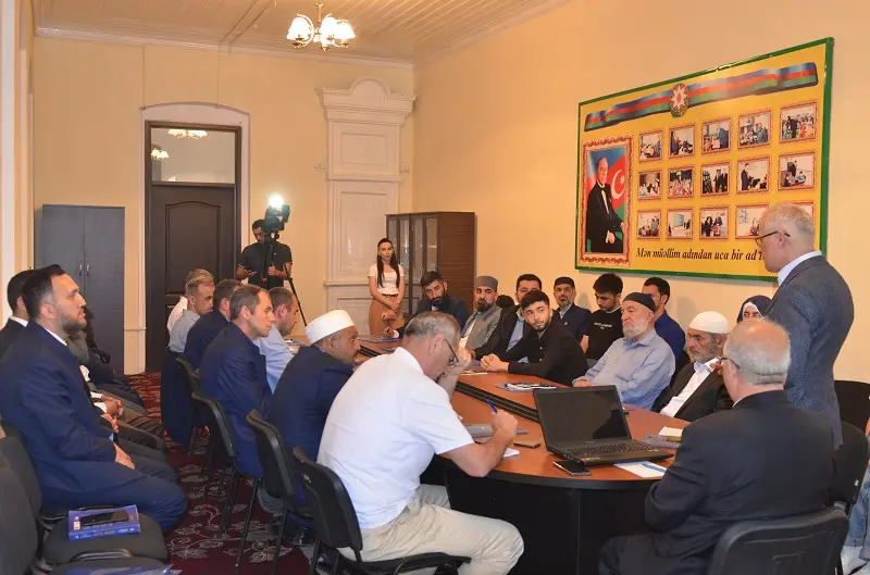 Şəkidə “Tolerant və multikultural Azərbaycan” mövzusunda ictimai müzakirə keçirildi - FOTOLAR