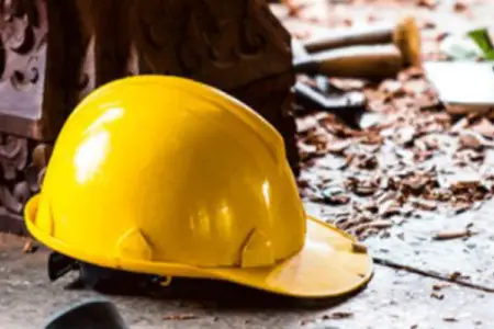 44 yaşlı usta emalatxanada öldü