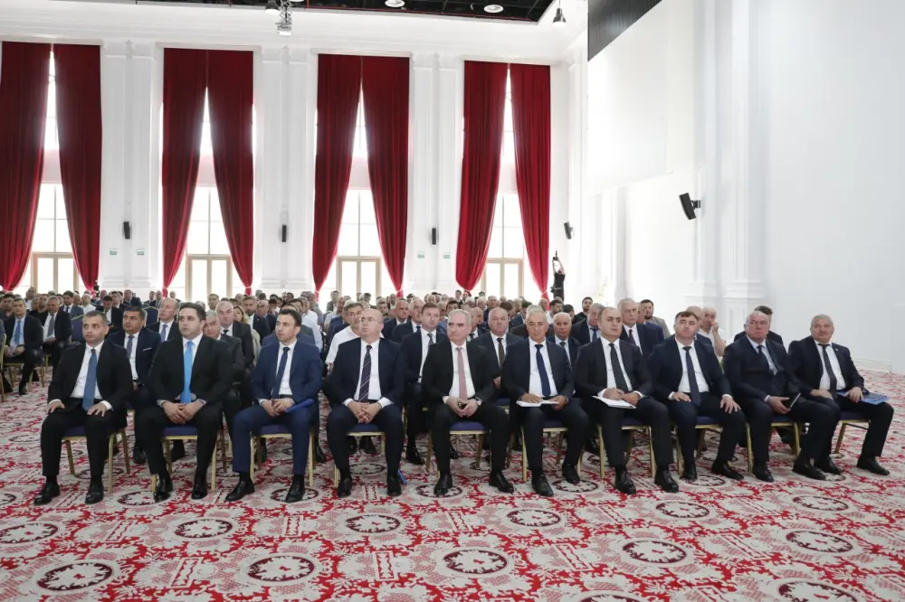 Prezidentin köməkçisi Qubada regional müşavirə keçirdi - FOTOLAR