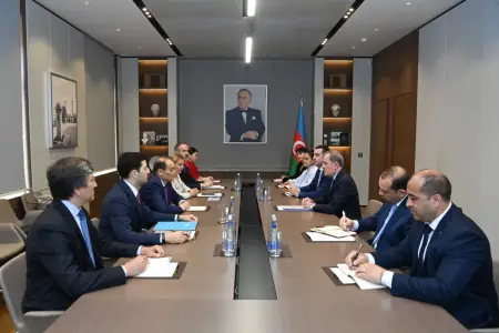 Ceyhun Bayramov Bağdad Amreyevlə görüşdü