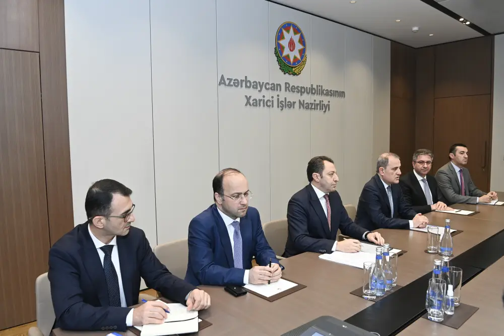 Ceyhun Bayramov Koreya xarici işlər nazirinin müavini ilə görüşdü
