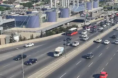 Bakıda 5 istiqamətdə tıxac müşahidə olunur