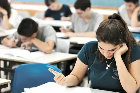 Qəbul və buraxılış imtahanlarında aşkarlanan qayda pozuntuları açıqlandı