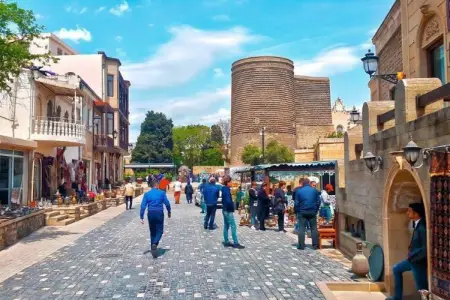Azərbaycana gələn turistlərin sayı azaldı - Yeni statistika 