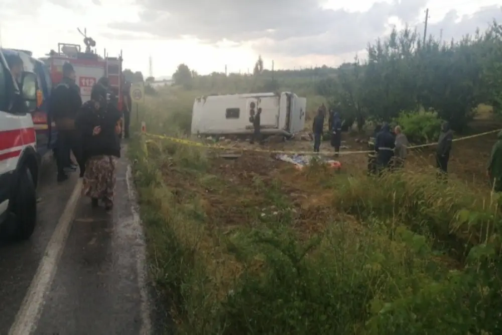 Türkiyədə qəza: 4 nəfər öldü, 16 nəfər yaralandı – FOTO