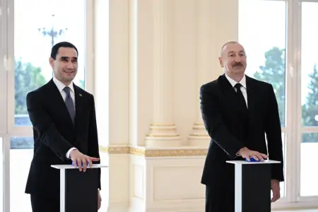 Azərbaycan bu ölkəyə tanker hədiyyə etdi - Mərasimdən fotolar