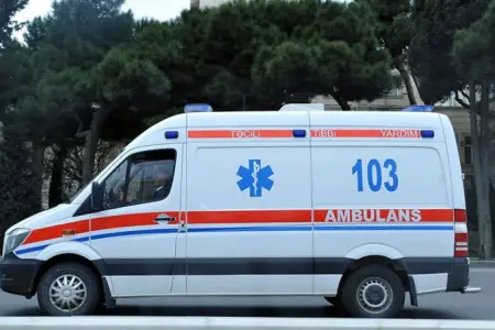 19 yaşlı qız 3-cü mərtəbədən yıxıldı - Vəziyyəti ağırdır