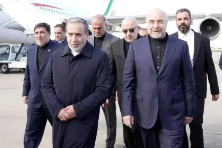 İranın danışıqlar heyəti Omana getdi