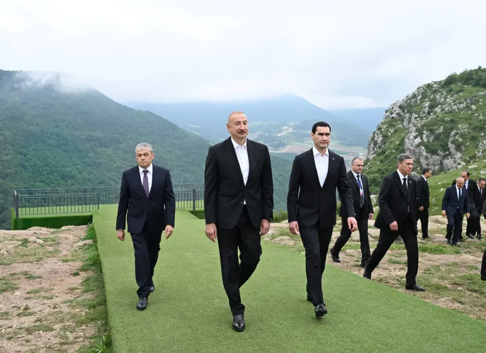 Türkmənistan Prezidentinə Qarabağ atı hədiyyə edildi