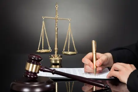 Gecə klubunun qarşısında qətl törətmişdi, məhkəməsi başladı