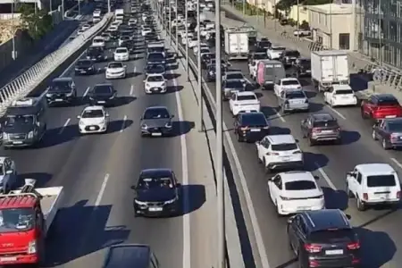 Bu yollarda tıxac var - SİYAHI