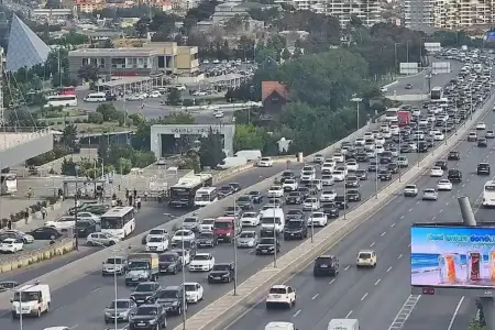 Bu yollarda tıxac var - SİYAHI