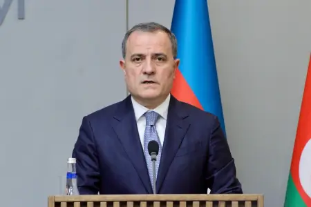 Ceyhun Bayramov polşalı həmkarı ilə görüşdü